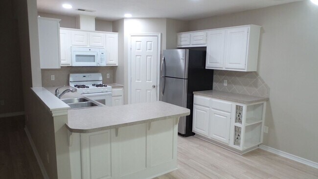 Building Photo - 1305 Remington Ct