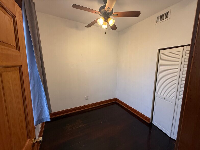 Building Photo - 1224 N Cleaver St