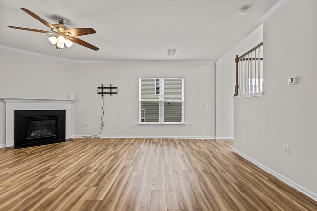 Building Photo - 1211 Nightshade Dr