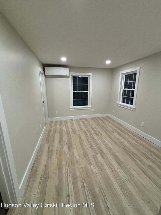 Building Photo - 13 Saugerties Manor Rd