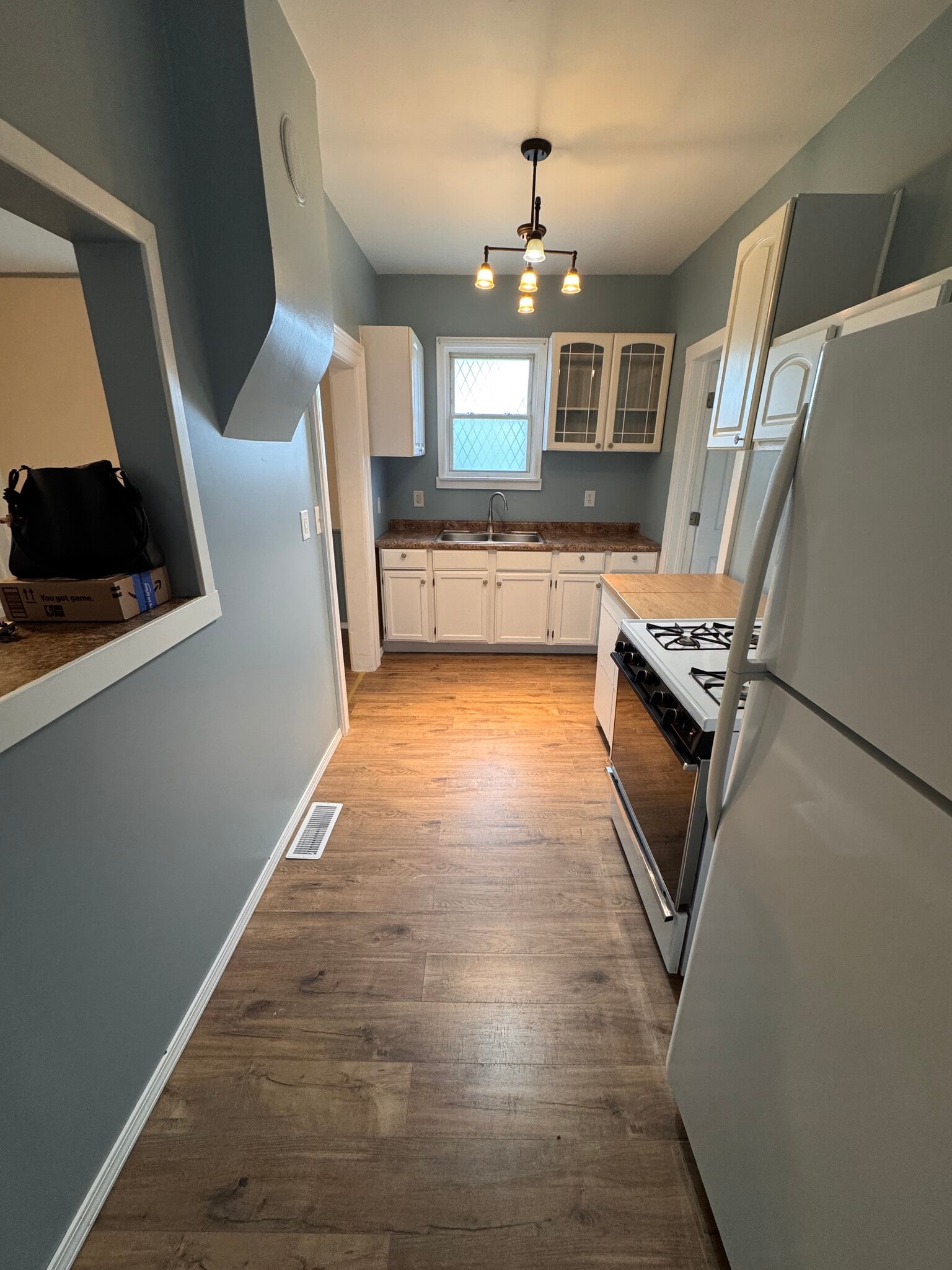 Kitchen - 709 E Centerway