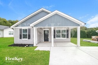 Building Photo - 131 Fir Dr