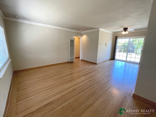 Building Photo - 3 Bedroom Home in Hayward