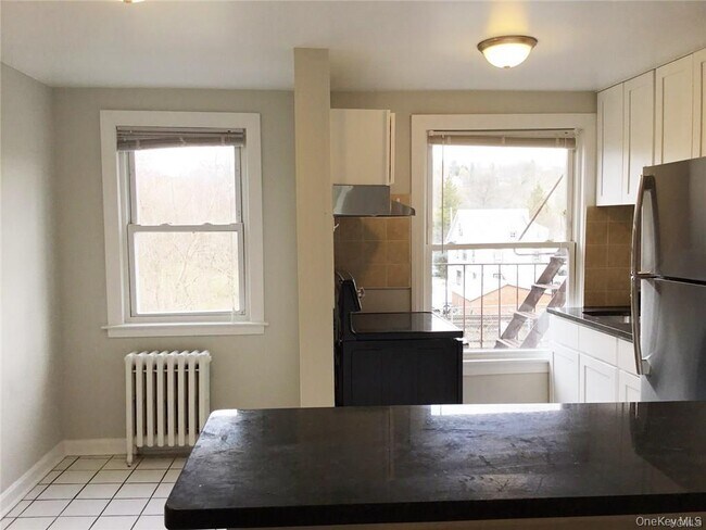 Building Photo - 107 Kensington Rd