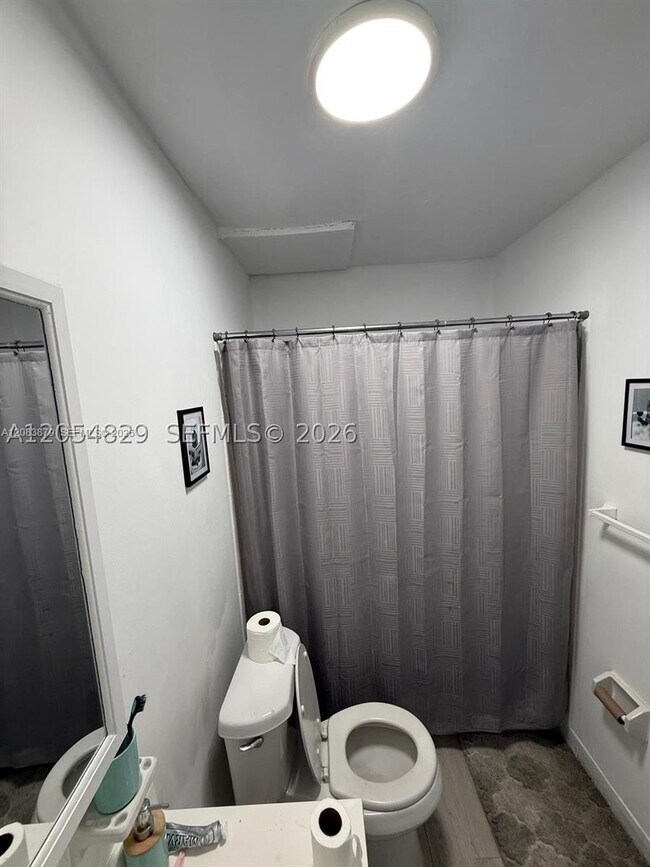 Building Photo - 3536 NE 168th St