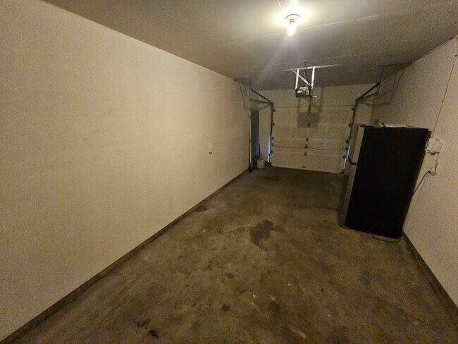 Building Photo - 8505 44th Dr NE