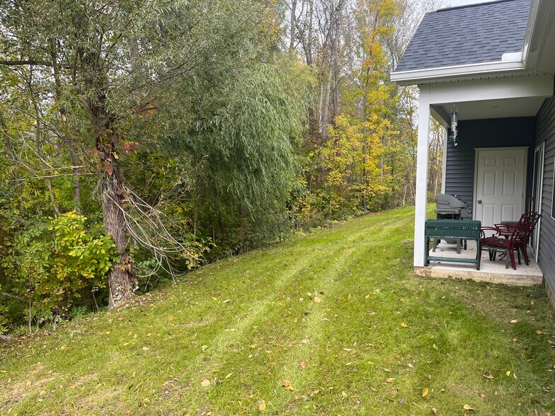 Building Photo - 2116 Community Ln