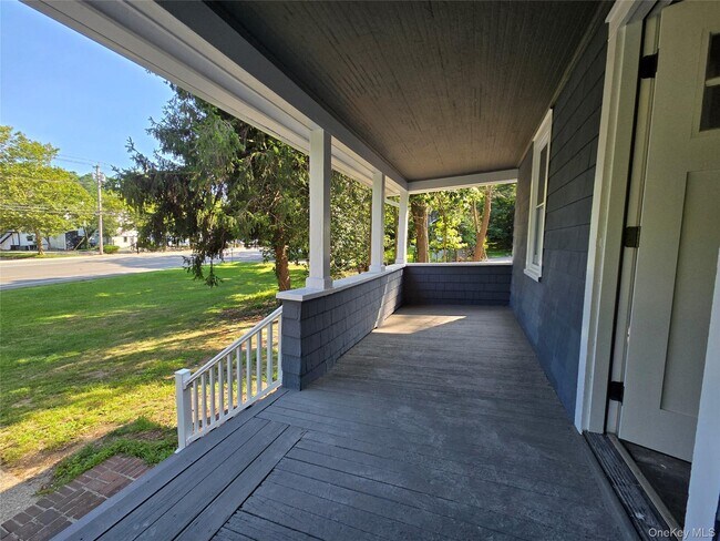Building Photo - 783 NY-25A