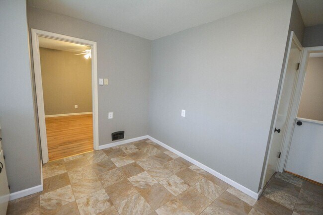 Building Photo - 3br ranch style home near Sunset Terrace Elementary!