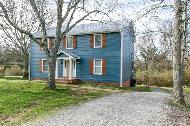 Building Photo - 1027 Chickasaw Trail