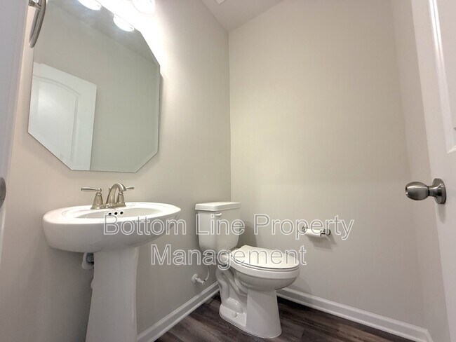 Building Photo - 15622 Little Bluestem St