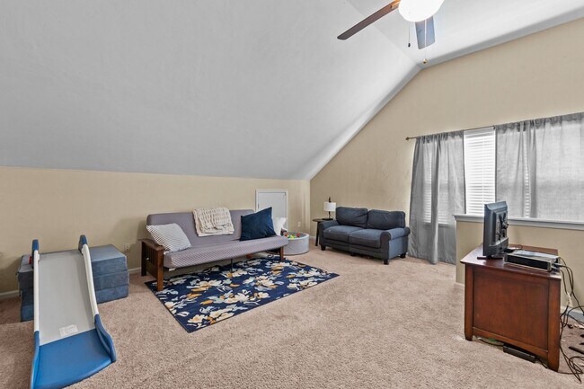 Building Photo - Spacious 4-Bed, 3-Bath Home in Virginia Beach!