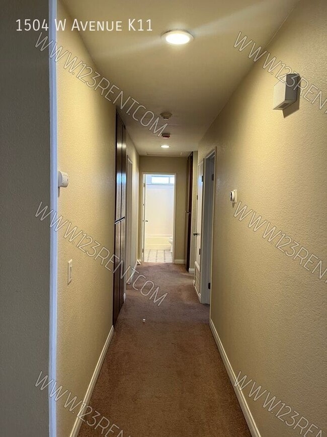 Building Photo - 1504 W Ave K11