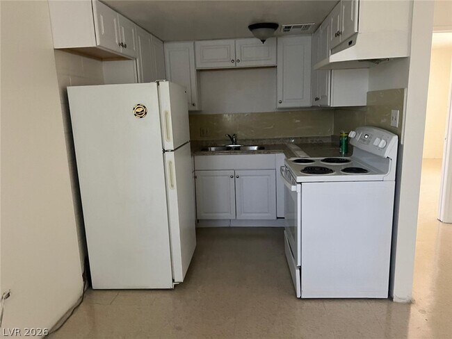 Building Photo - 818 S 7th St