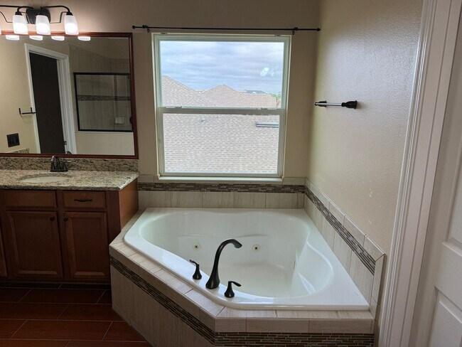 Building Photo - Gorgeous 5 bedrooms, 4 bath, 3 car garage single family home in Clermont