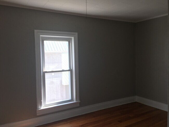 Building Photo - Gorgeous 5 bedroom 2 bath located on friendly neighborhood for rent!!!