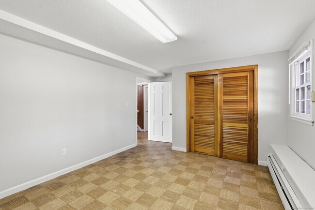 Building Photo - 8 Cherryfield Dr