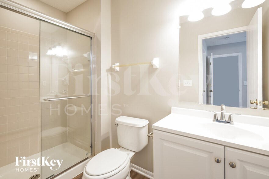 Building Photo - 7127 Emerald Tree Dr
