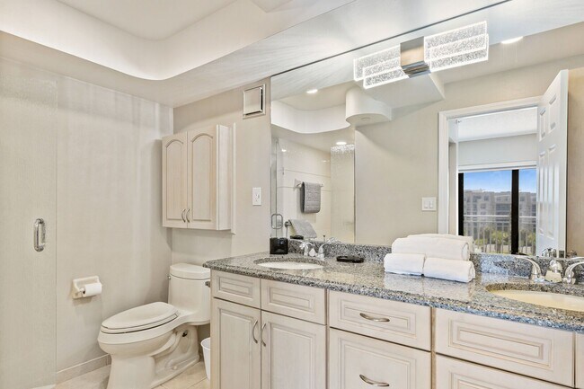 Building Photo - Fully Furnished Beautiful 2 Bedroom Seascape Towers Oceanfront Condo