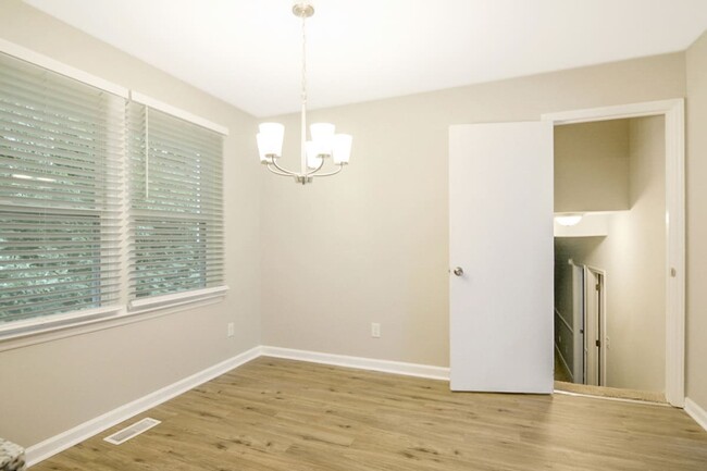 Building Photo - 2908 Buckthorne Ct