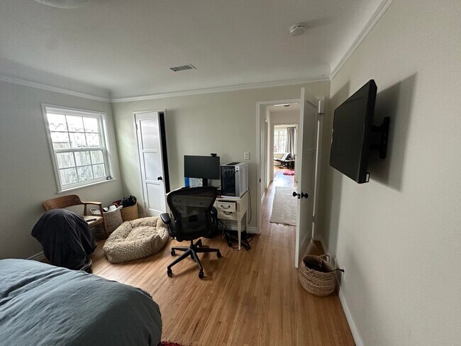 Bedroom 3 - 1029 Chautauqua Blvd