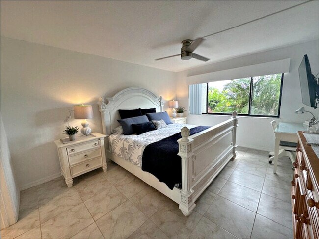 Building Photo - 2400 S Ocean Dr