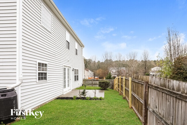 Building Photo - 5 Stepney Ct