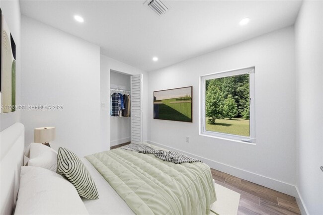 Building Photo - 5900 NW 5th Ct