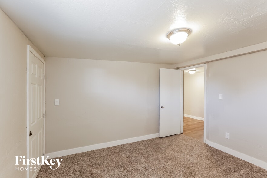 Building Photo - 2041 W Georgia Ave