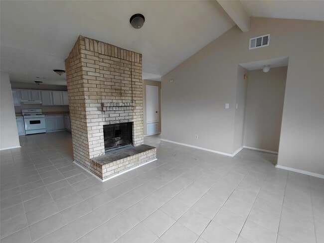 Building Photo - 16511 Parkridge Ct