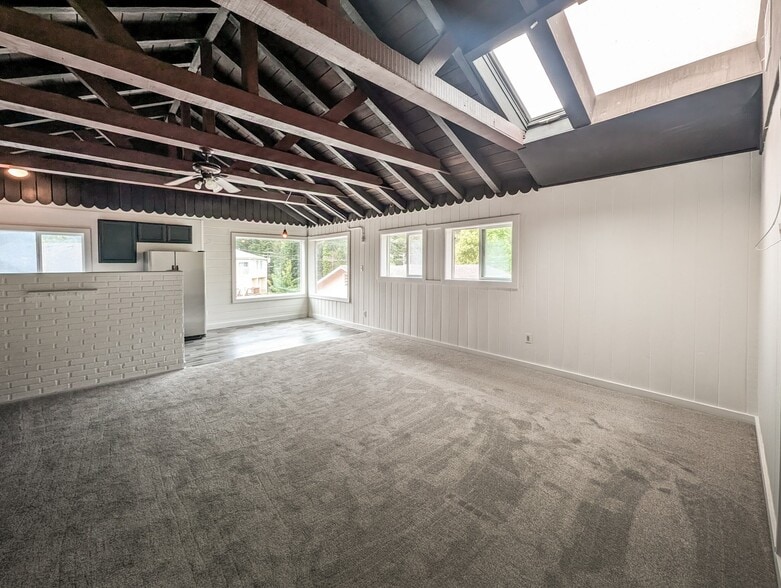 Building Photo - 14301 Mill Ct