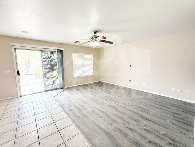 Building Photo - 805 S Esmeralda