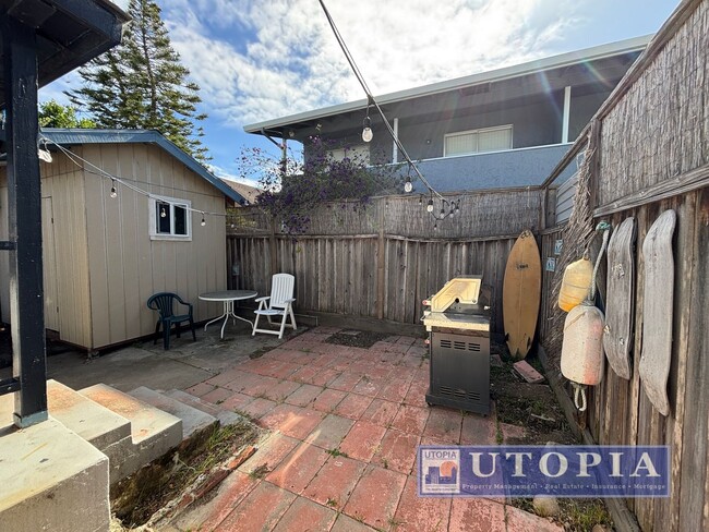 Building Photo - Charming, Sun-Filled 2BD/1BA Home on Quiet...
