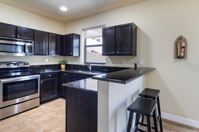 Building Photo - 3324 W 90th St