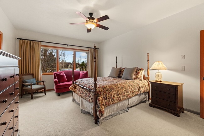 Building Photo - 3300 Graf St