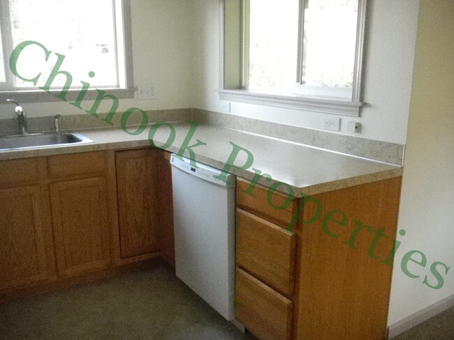 Building Photo - 2 Bedroom Cottage in Southeast Eugene