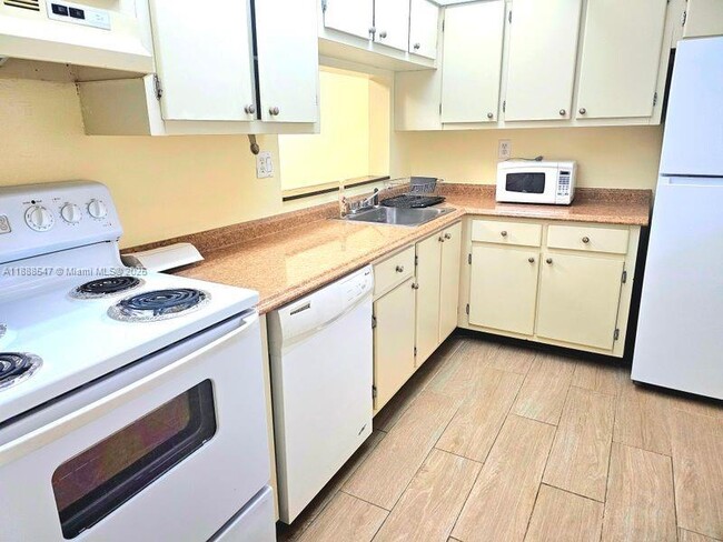 Building Photo - 8415 SW 107th Ave