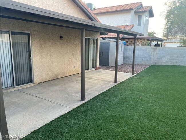 Building Photo - 5712 Swimmer Dr