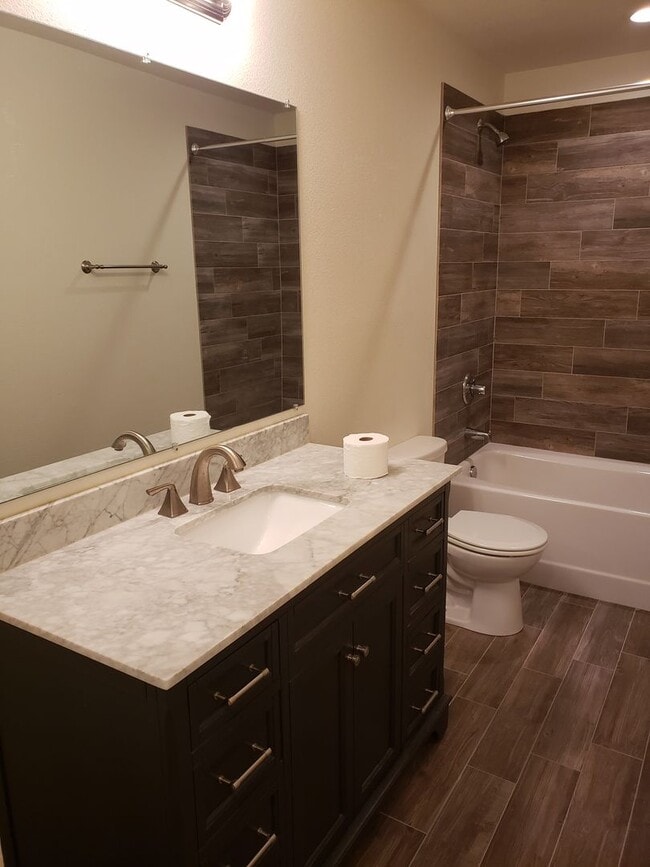 Building Photo - Spacious NISD home