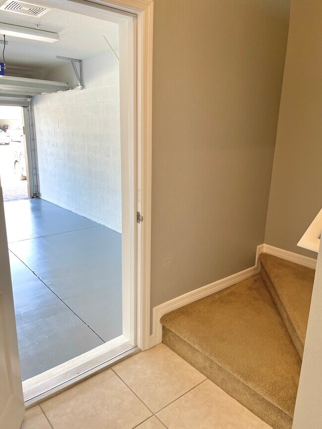 Building Photo - 7230 Hamilton Rd