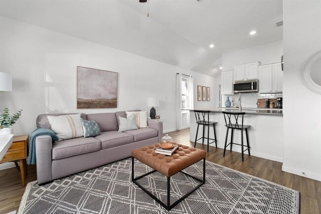 Building Photo - 310 Garcitas Cove