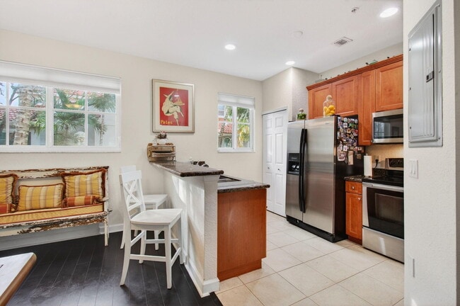 Building Photo - 321 Bayfront Dr