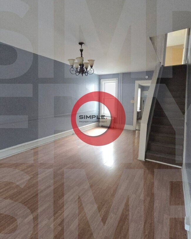 Building Photo - 4 Bedroom / 2 bathroom house