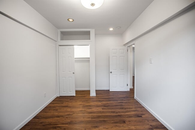 Building Photo - 7812 Hudson Ave