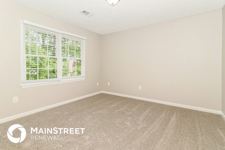 Building Photo - 1557 Isham Dr