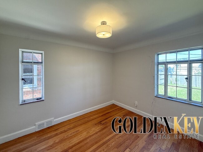 Building Photo - Newly Renovated 3 Bed 1 Bath Westside Home!