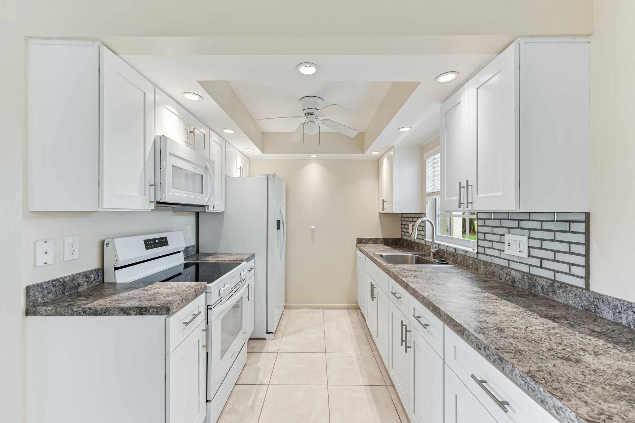 Building Photo - 1518 Edgewater Cir