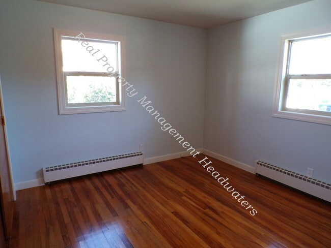 Building Photo - 3 Bedroom House for Rent