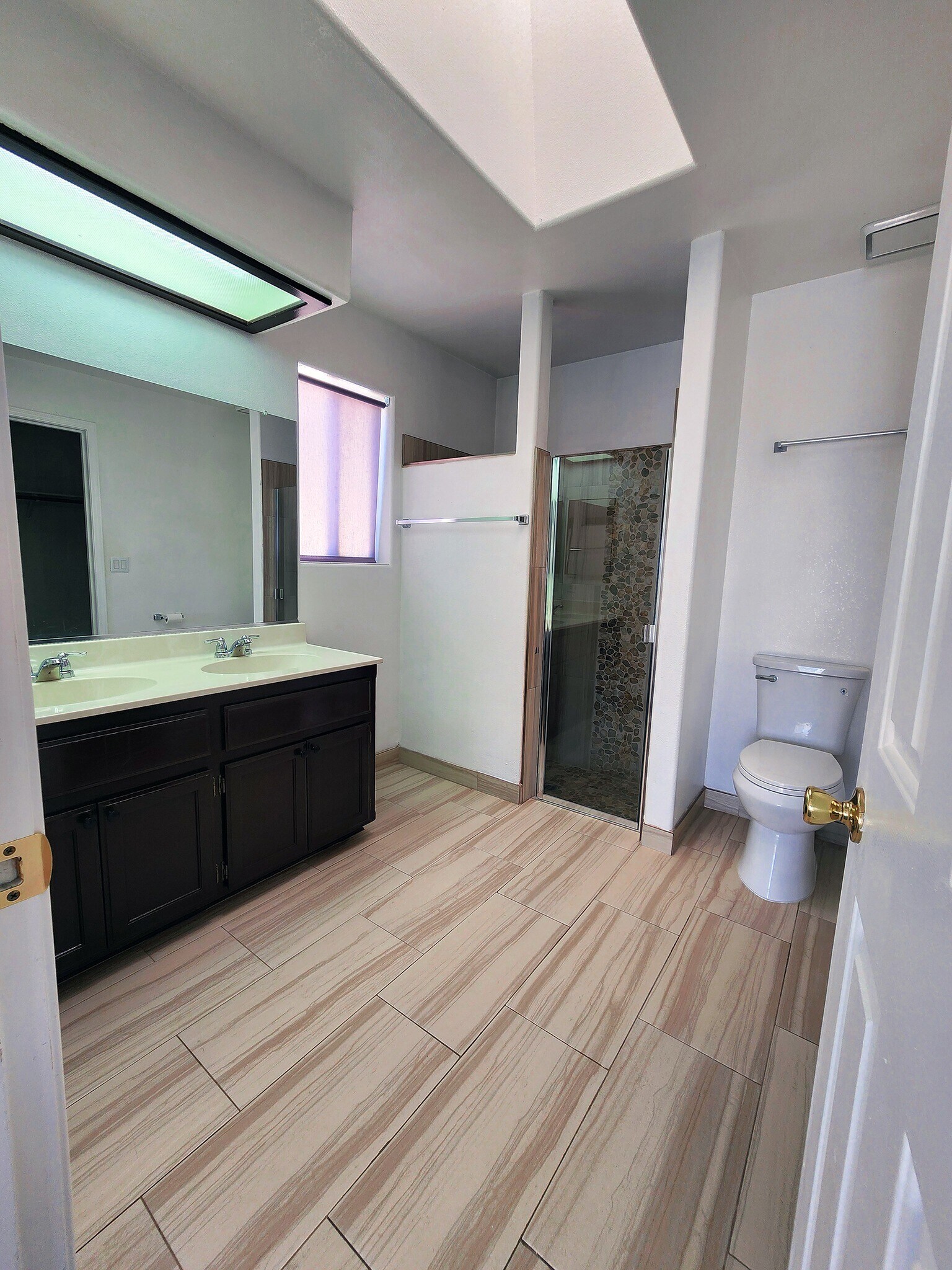 Master Bathroom - 1399 Bentley Blvd