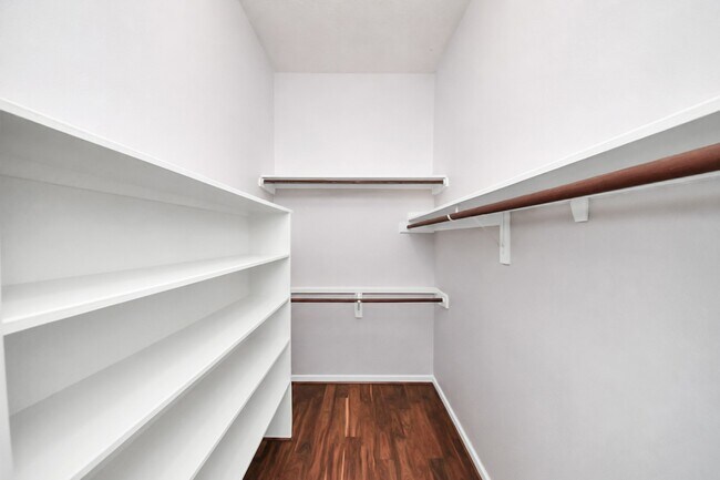 Building Photo - 4118 Ferro St